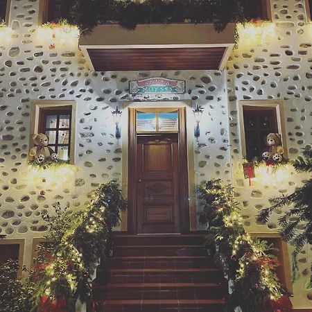 Εννεα Μουσεσ Παραδοσιακός Ξενώνας Velventós Buitenkant foto