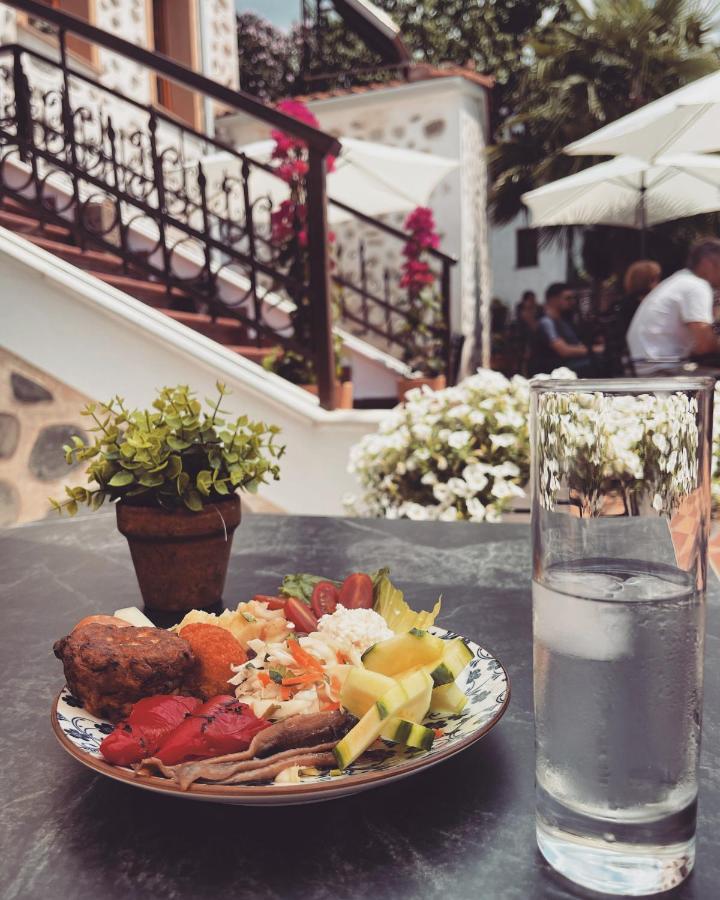 Εννεα Μουσεσ Παραδοσιακός Ξενώνας Velventós Buitenkant foto